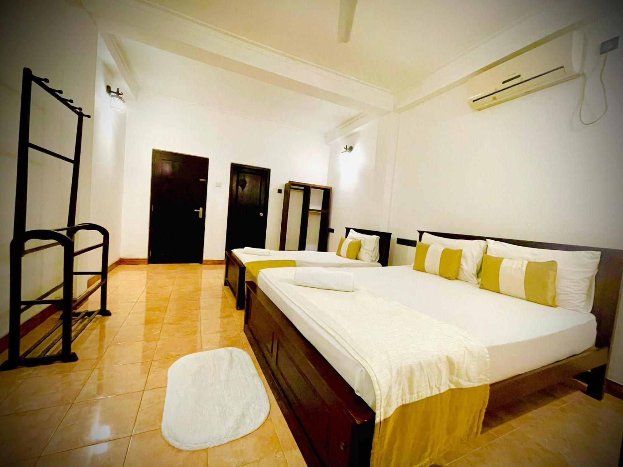 Hotel Grand Casa Kandy Exteriör bild