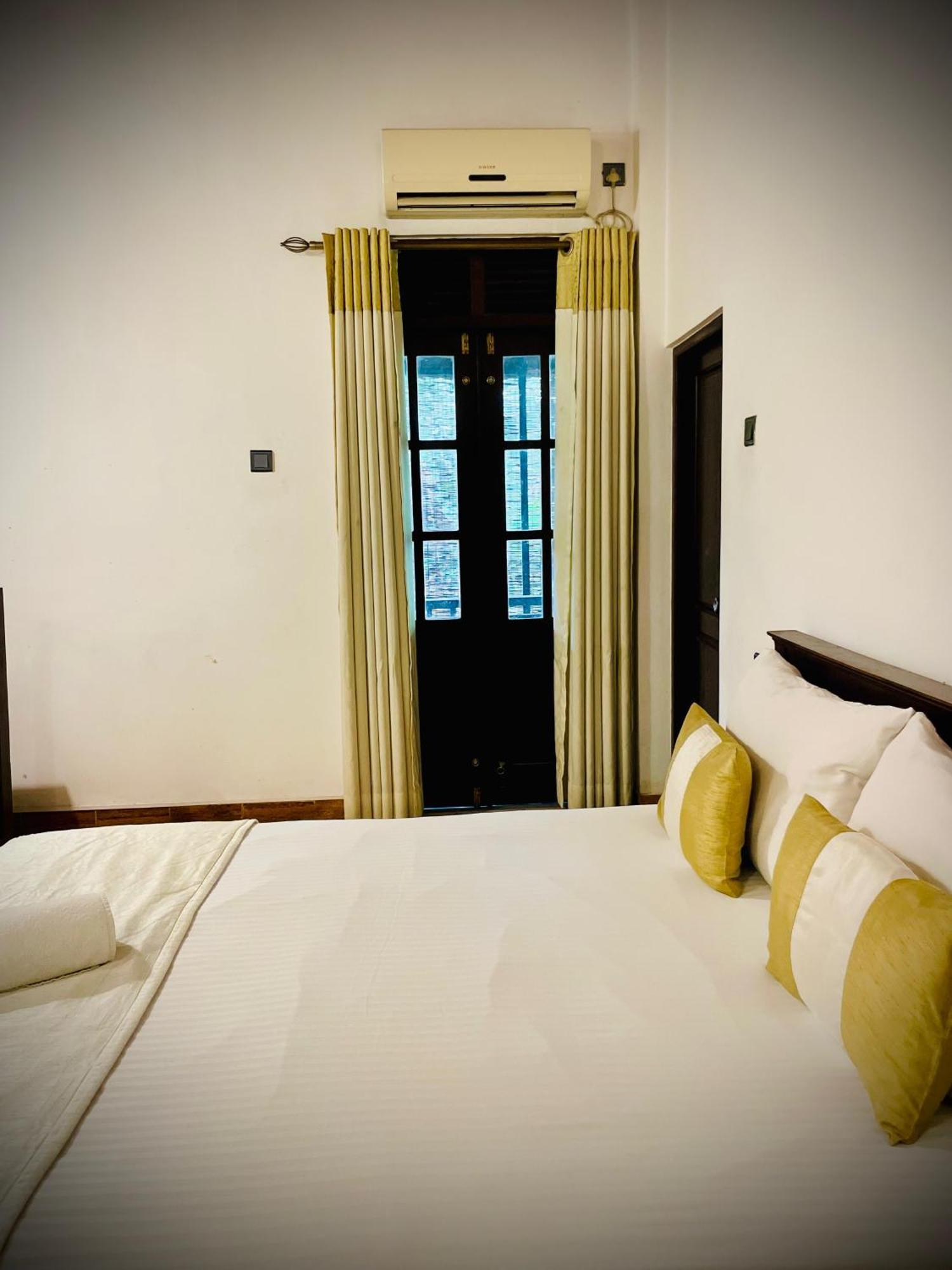 Hotel Grand Casa Kandy Exteriör bild